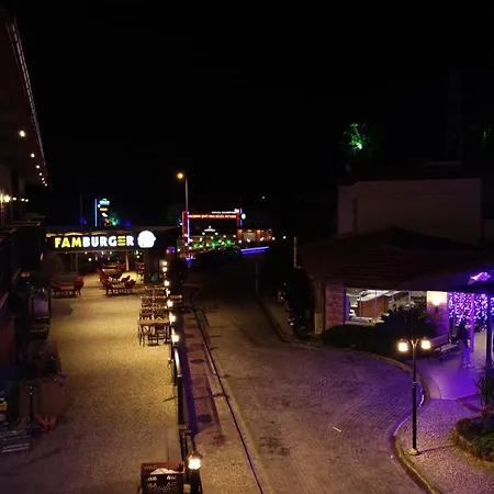 Dolphin Park فندق 3*