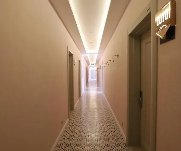 Otel Dolphin Park 3*