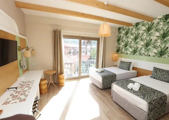 Dolphin Park Otel 3*