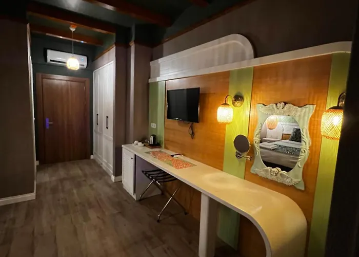 Dolphin Park Hotel 3*