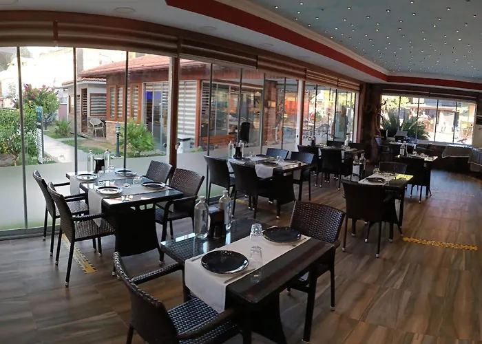 Otel Dolphin Park 3*