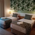 Dolphin Park 3*
