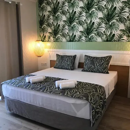 Hotel Dolphin Park 3*