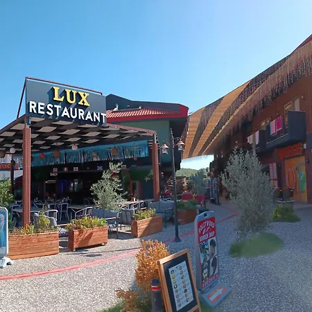 Hotel Dolphin Park 3*