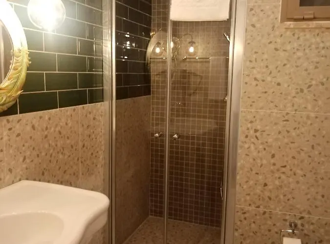 Dolphin Park מלון