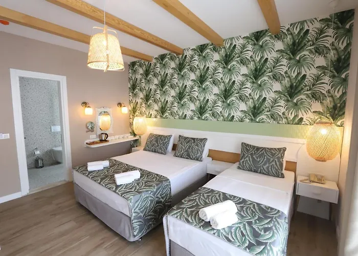 Dolphin Park Szálloda 3*