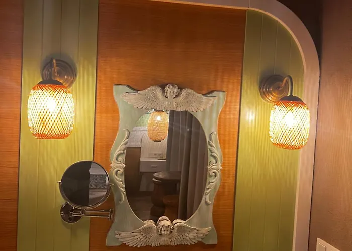 Dolphin Park Hotell 3*