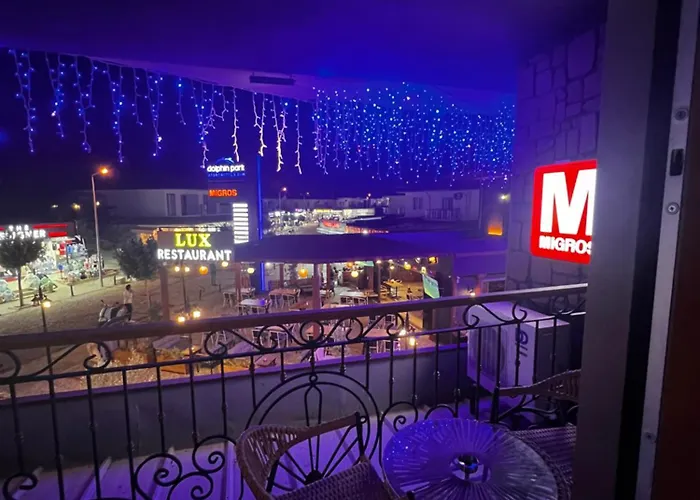 מלון Dolphin Park 3*